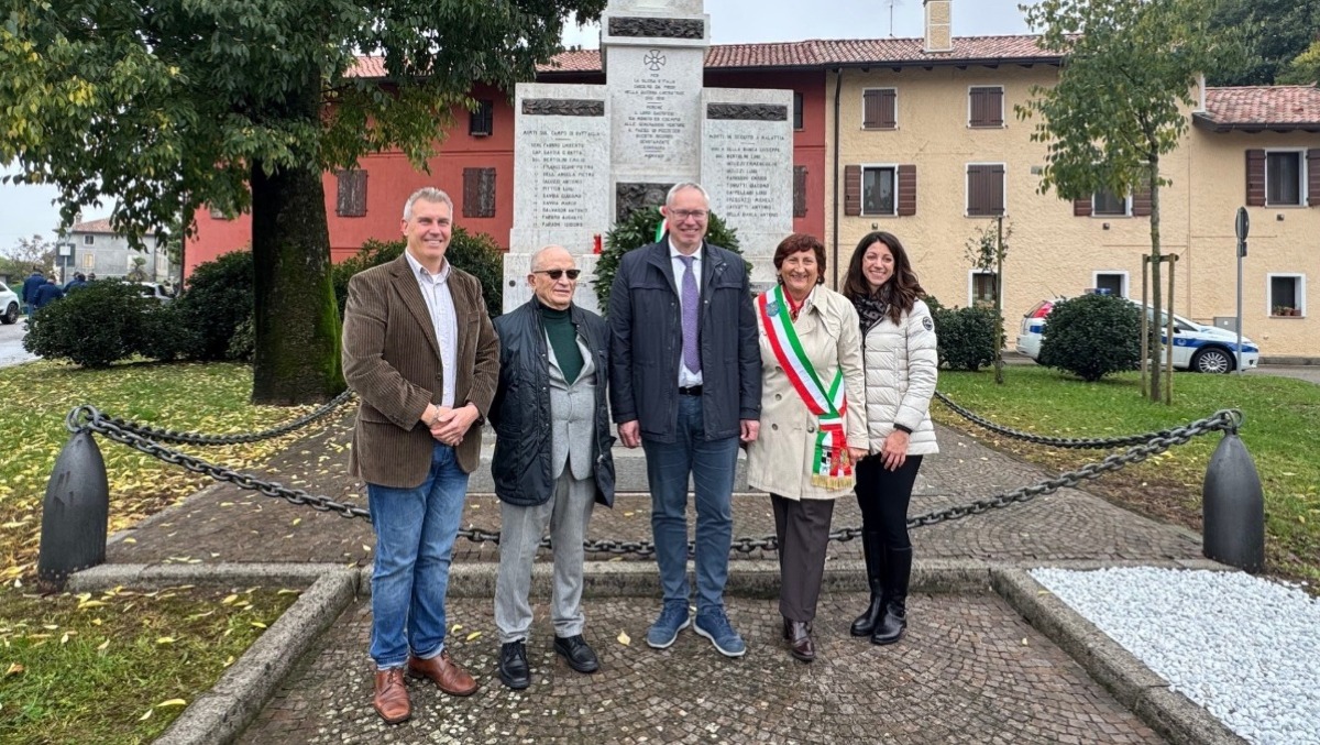 Bertiolo, restaurato il monumento ai caduti di Pozzecco grazie al dono di un cittadino - 