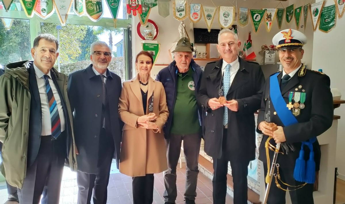 Il sindaco Basso in visita agli Alpini di Torre: “Un esempio di coraggio e amore per la comunità” - 