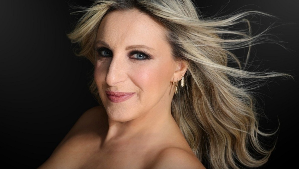 Katia Follesa torna a teatro: “No vabbè mi adoro” in doppia replica al Corso di Mestre - 