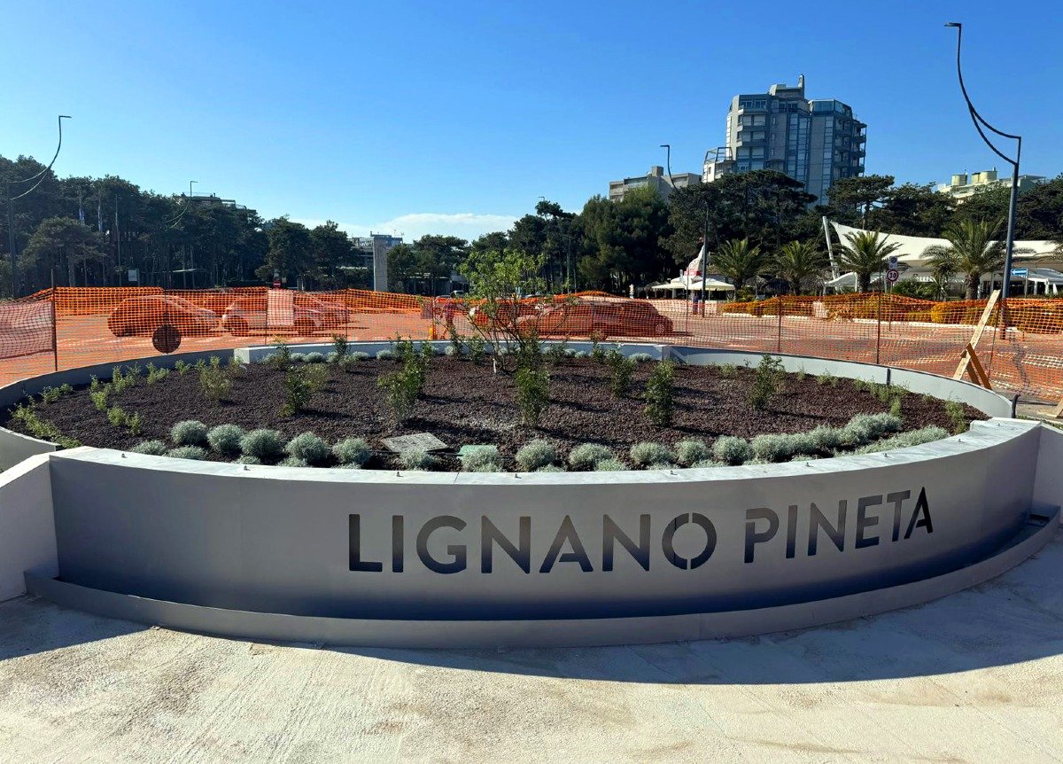Lignano Pineta si rinnova: partono i lavori per spazi pedonali più sicuri e una piazza più accogliente - 