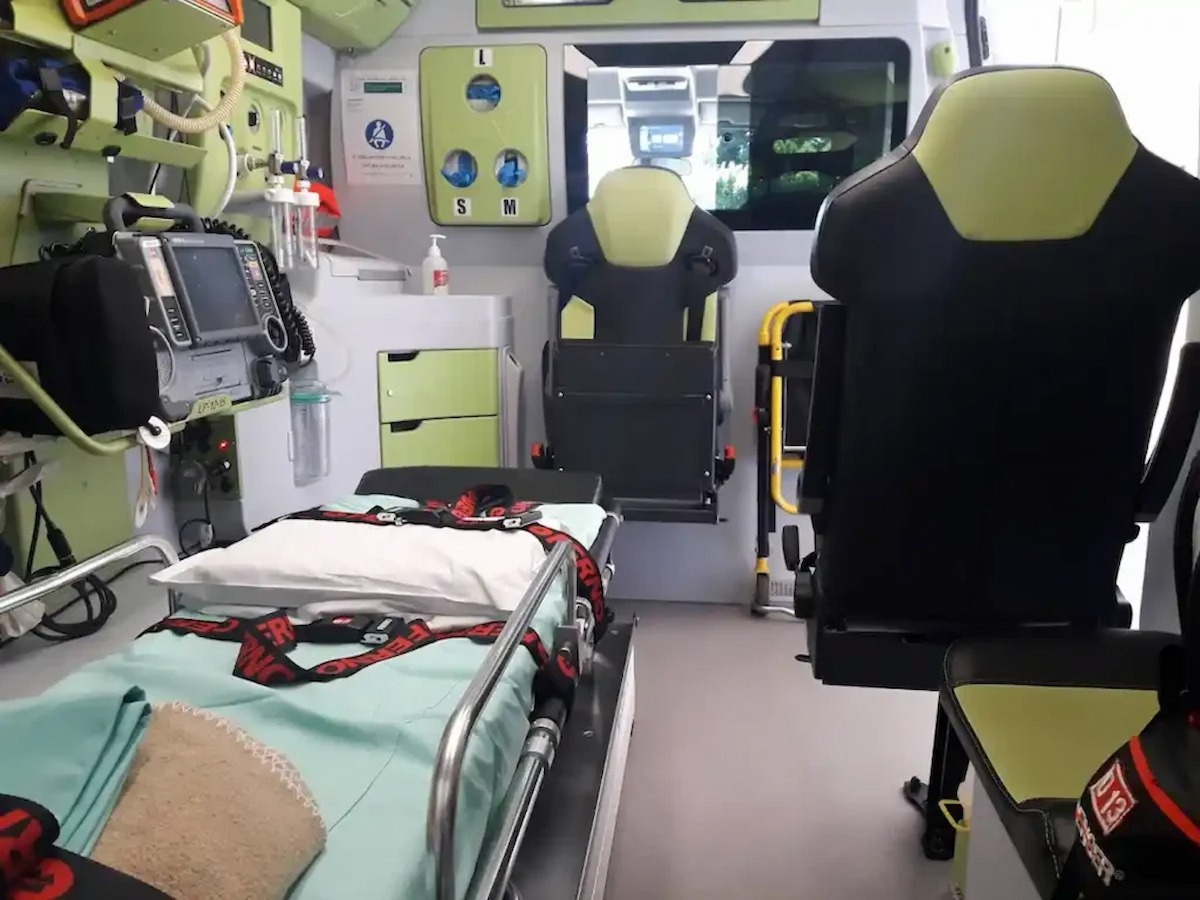 Clochard trovato senza vita su un marciapiede a Padova: il 58enne era stimato dalla comunità - 