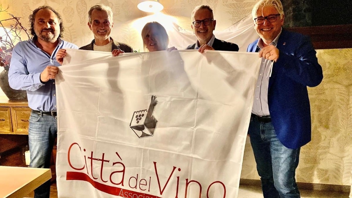 Remanzacco entra a far parte delle Città del Vino: consegnata la bandiera alle Vigne del Malina - 