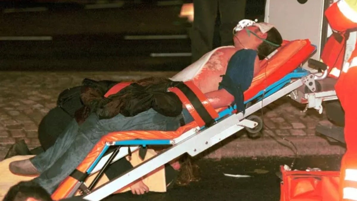 Avvolto dalle fiamme nel tentativo di spegnere l'incendio in casa sua: uomo in condizioni gravissime - Ansa