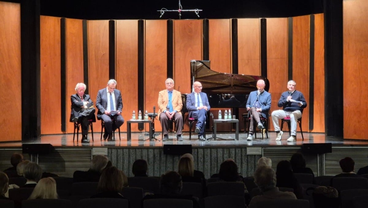 Teatro Miela gremito per il trentennale di Chamber Music Trieste: applausi al Trio Gaon e dibattito sui concorsi musicali - 