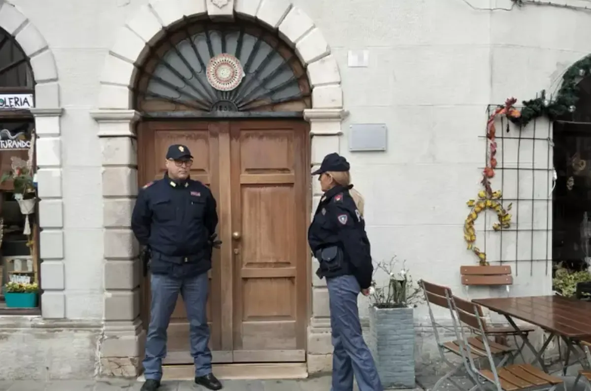 Un minuto di silenzio e le campane del Duomo che suonano: Muggia si ferma per Giovanni, ucciso a 9 anni - 