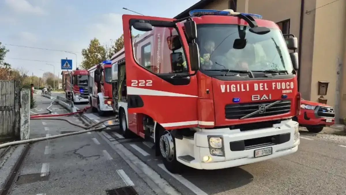 Incendio a Codroipo: fiamme in un fabbricato adiacente ad una casa - 
