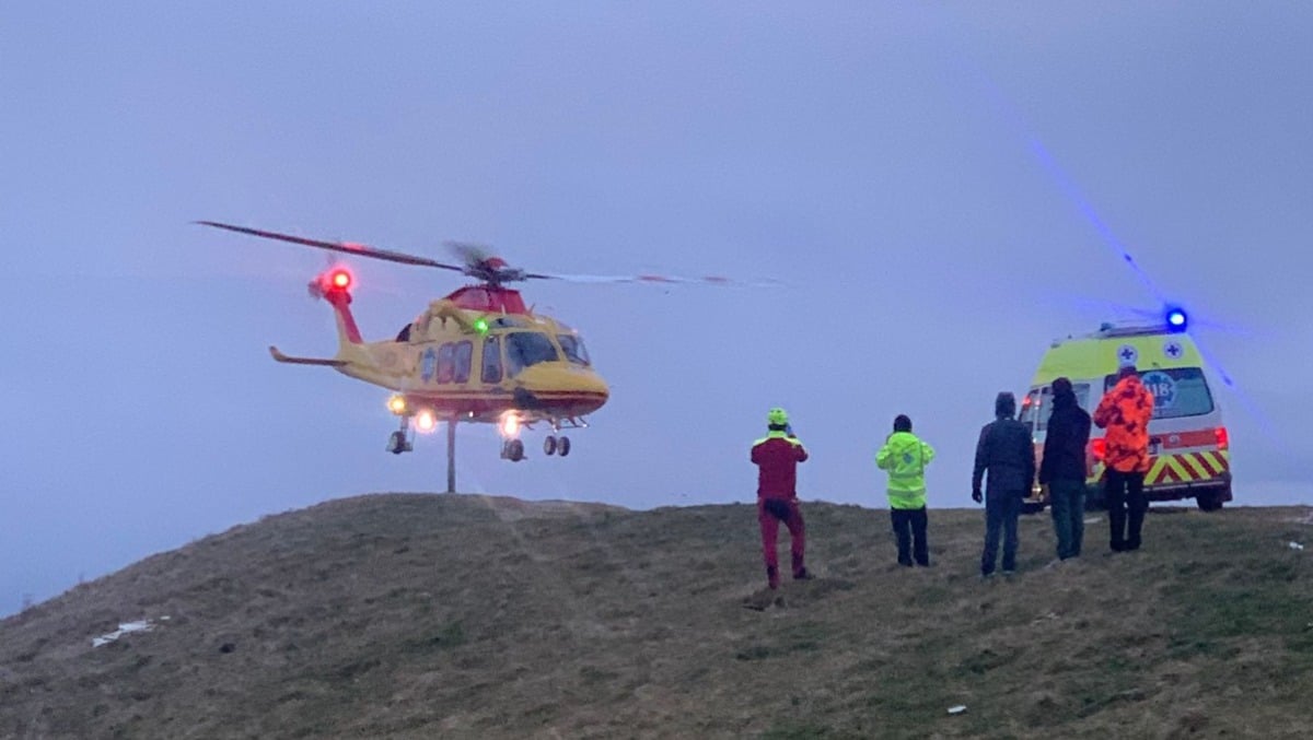Precipita con il parapendio: intervento dell'elicottero Treviso emergenza per un 57enne - 