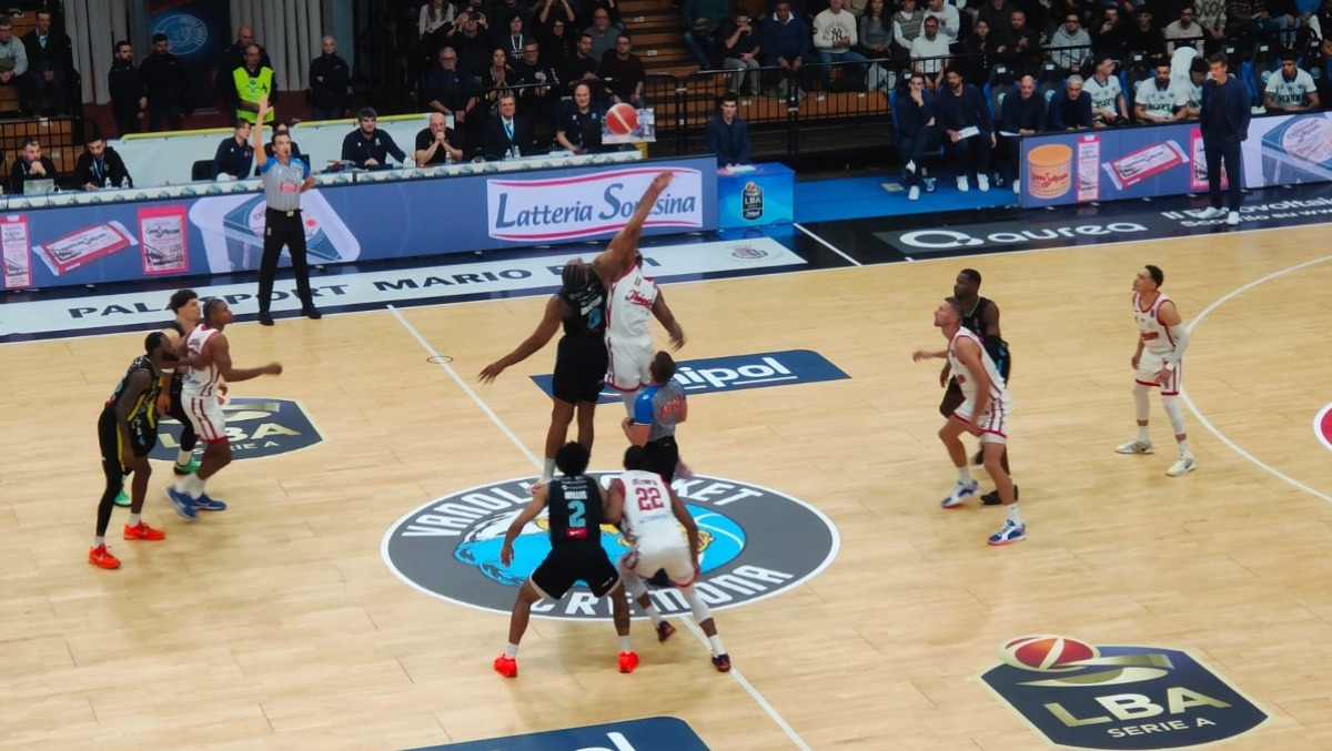 Basket, disfatta al PalaRadi: la Vanoli schianta Trieste 113-94 - 