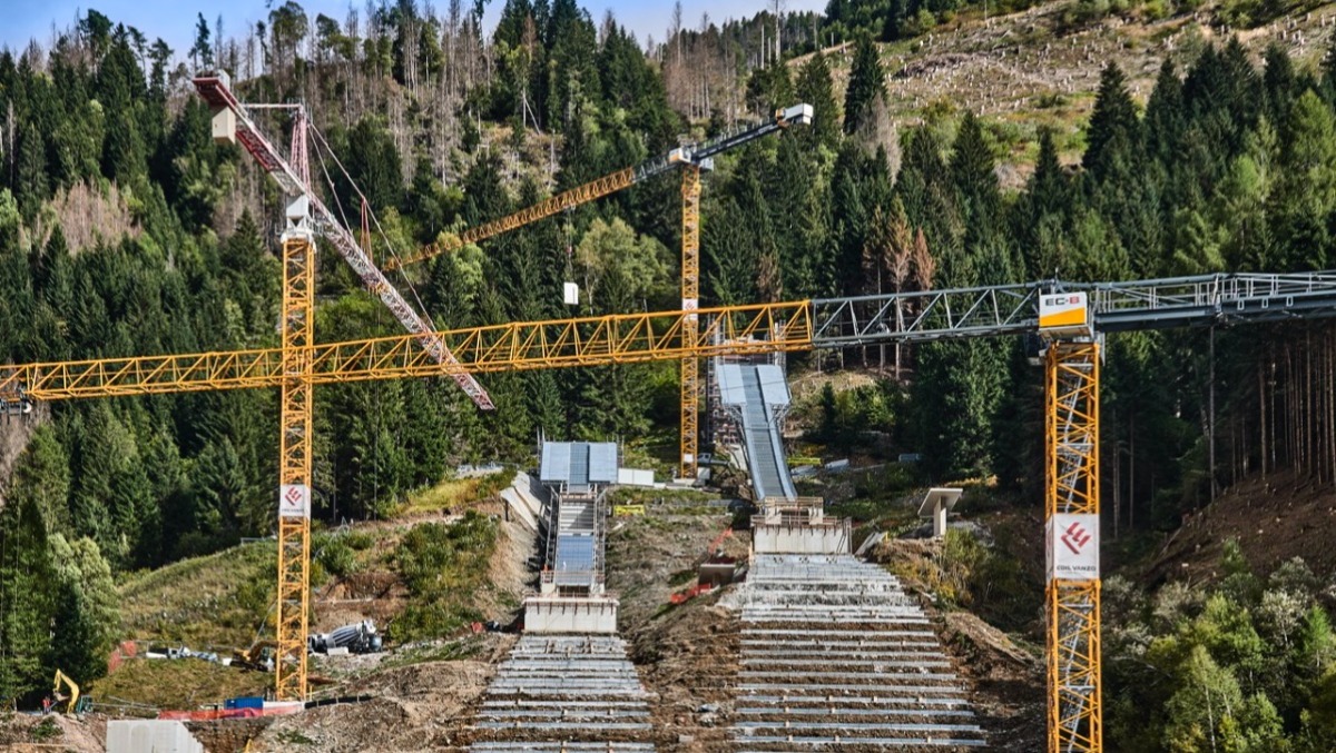 Dalle gru Liebherr ai cantieri olimpici: Niederstätter tra Milano e Predazzo - 