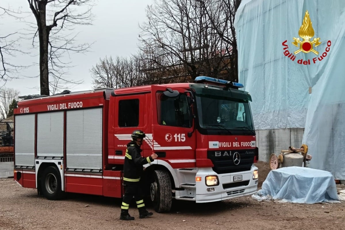 Incidente sul lavoro a Pordenone: operaio precipita da tre metri in un cantiere, è grave - 