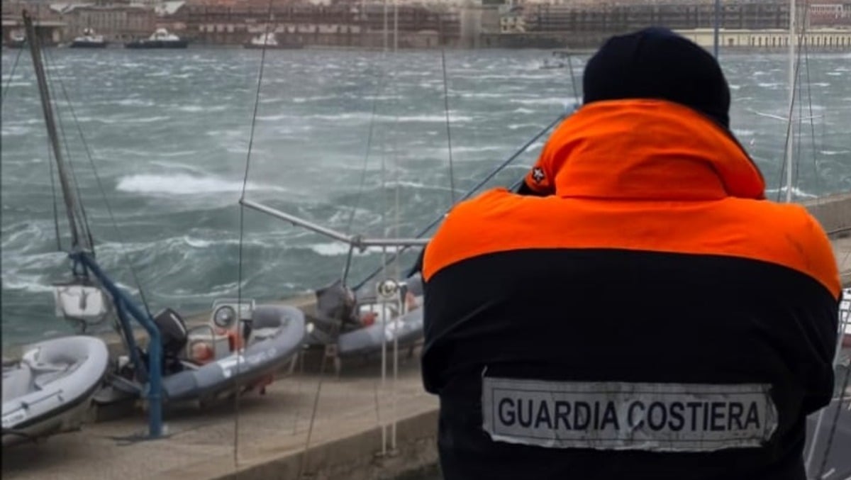 Forte Bora su Trieste, raffiche oltre 100 km/h: massima prudenza in mare - 