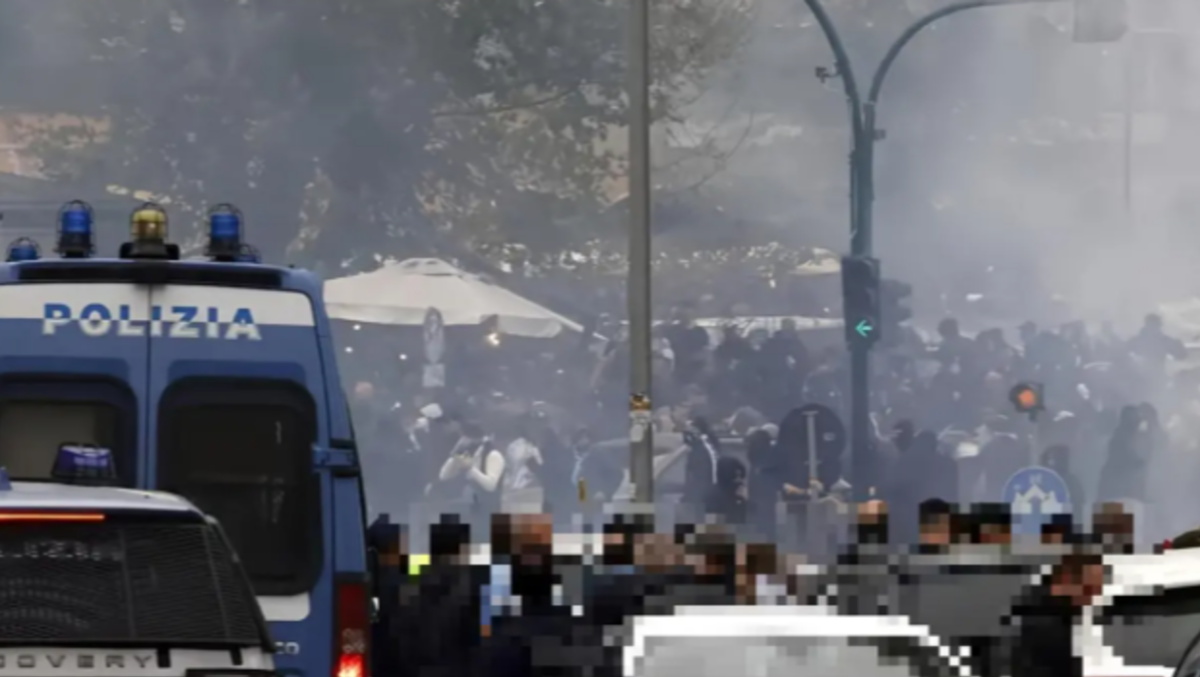 Caos nel post-partita Udinese-Bologna, confronto ultras-forze dell'ordine: sette agenti contusi - 