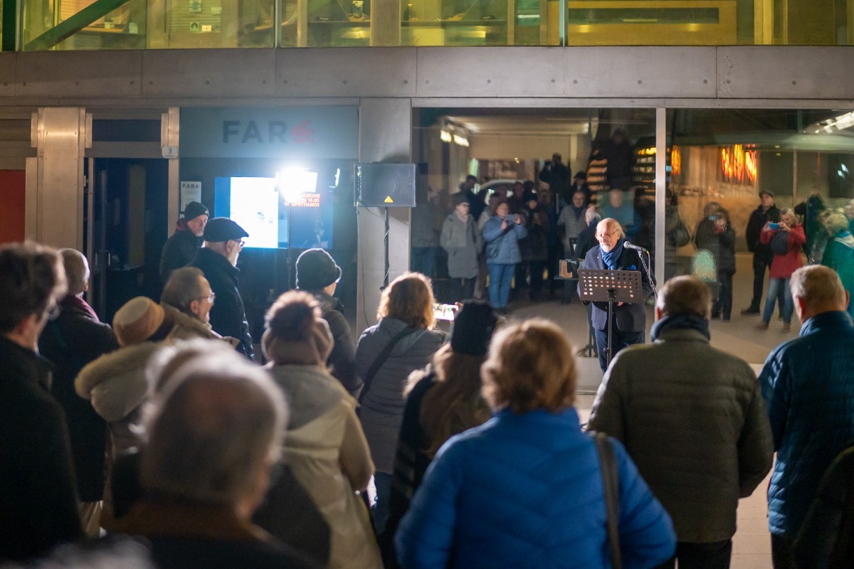 Giuseppe V. Zoppi torna in città: alla Galleria FARè una personale tra materiali, memoria e monocromie - 