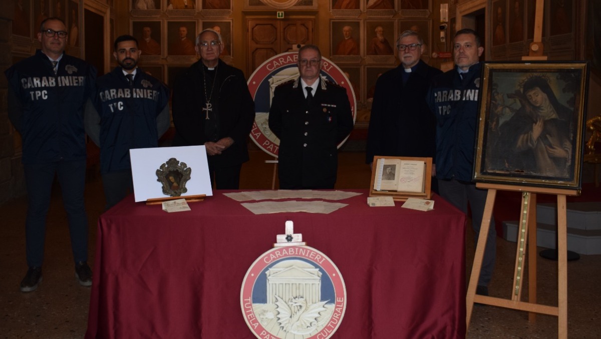 Documenti e dipinti ecclesiastici ritrovati sul web tornano alla Diocesi di Udine - 