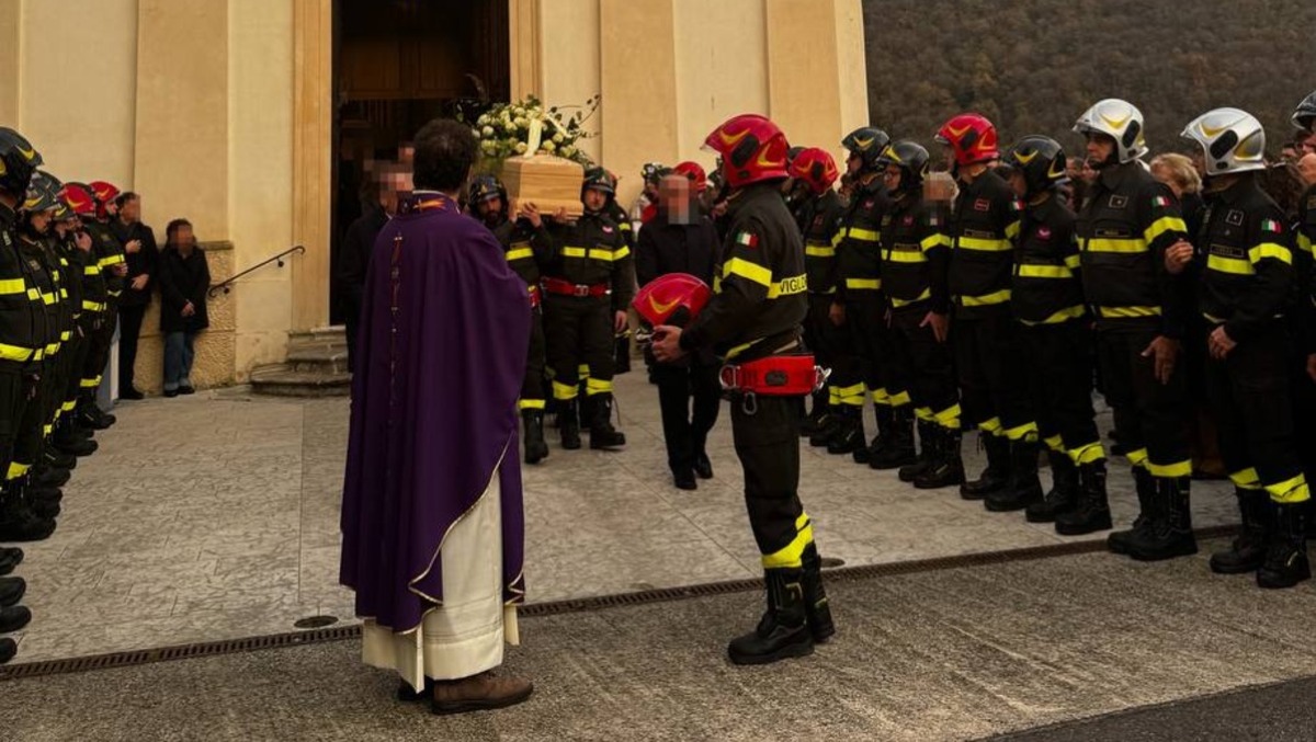 L'ultimo saluto a Luca Casarotto: la comunità onora il Capo Reparto - 