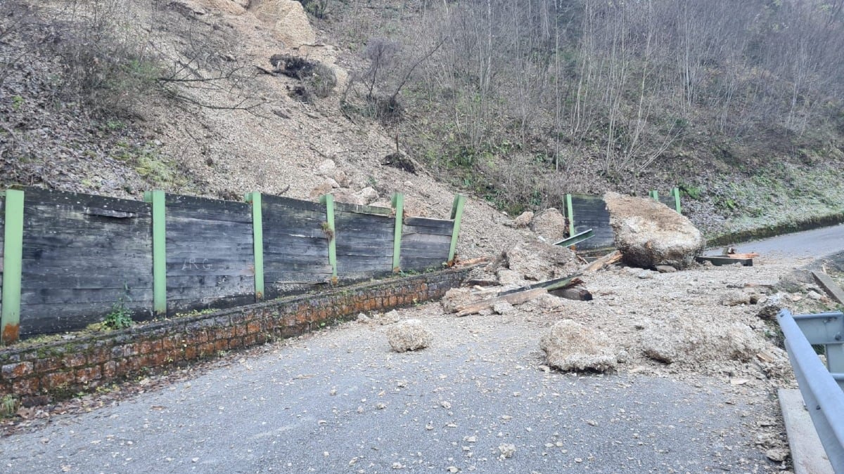  Frana improvvisa sulla SP 10 di Alano: strada chiusa a Setteville - 