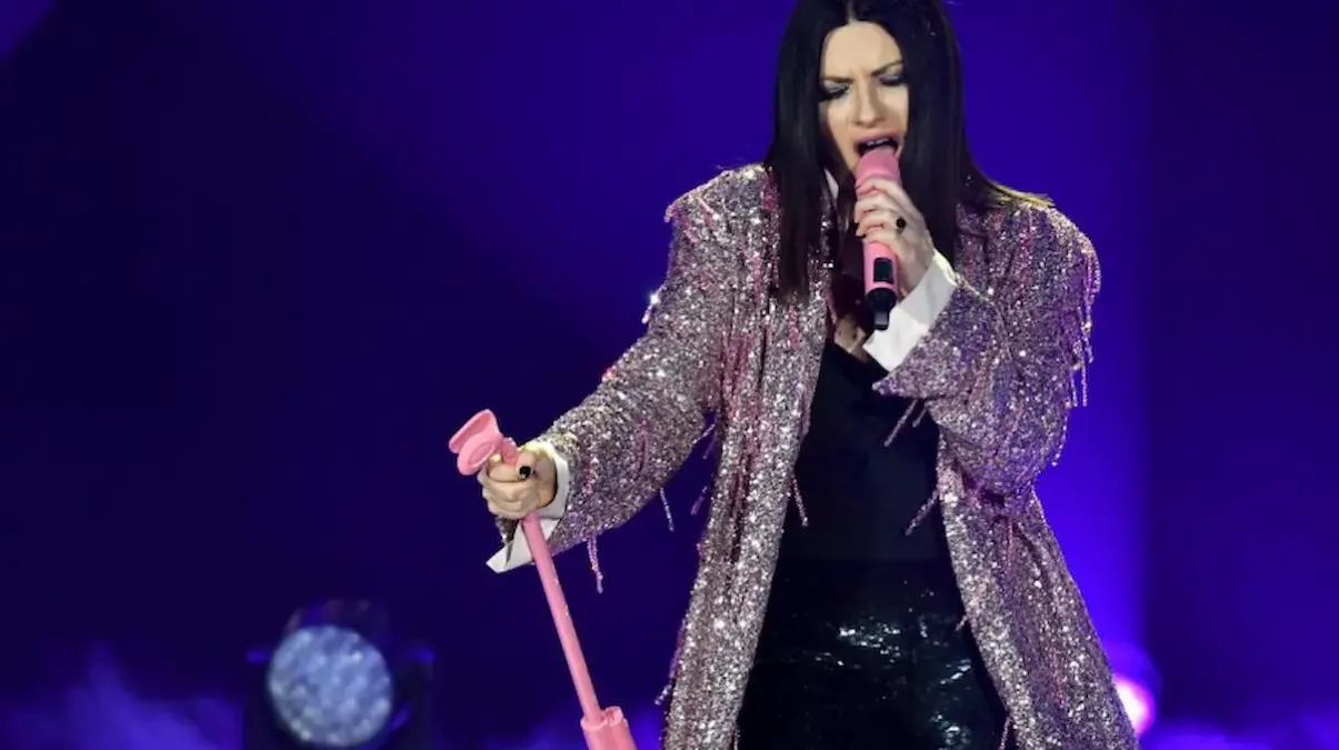 Laura Pausini arriva in Friuli: il nuovo tour parte da Lignano Sabbiadoro. Ecco quando e i biglietti. - 
