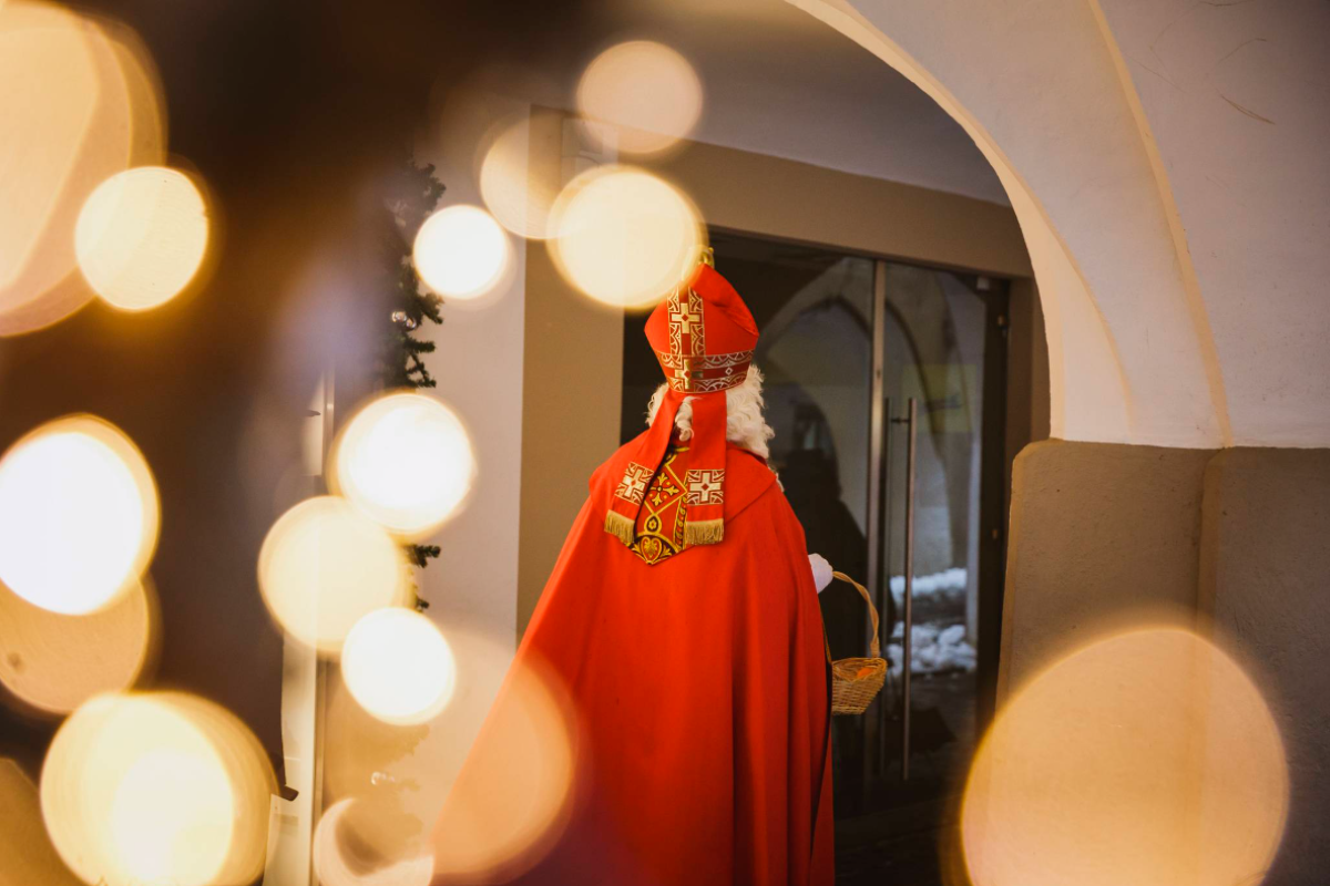 San Nicola a Bressanone, tra tradizione e magia: la città si prepara alla grande sfilata - 