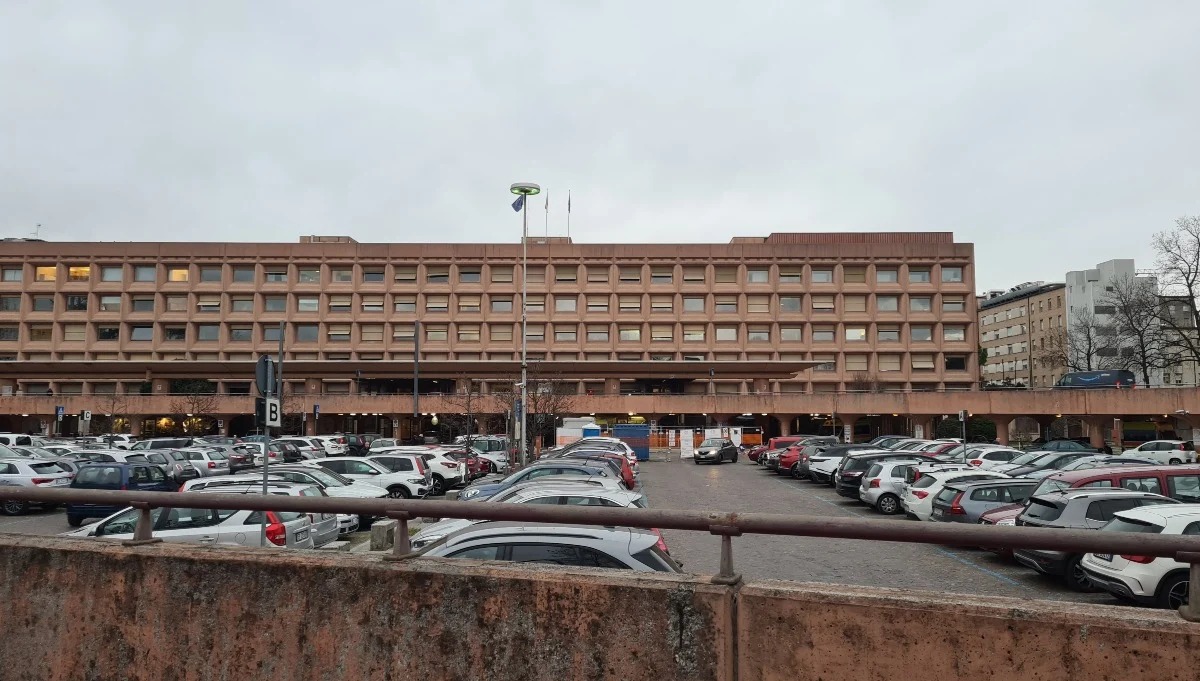 Attimi di terrore al Pronto Soccorso di Udine: giovane sputa in faccia ed aggredisce un infermiere - 