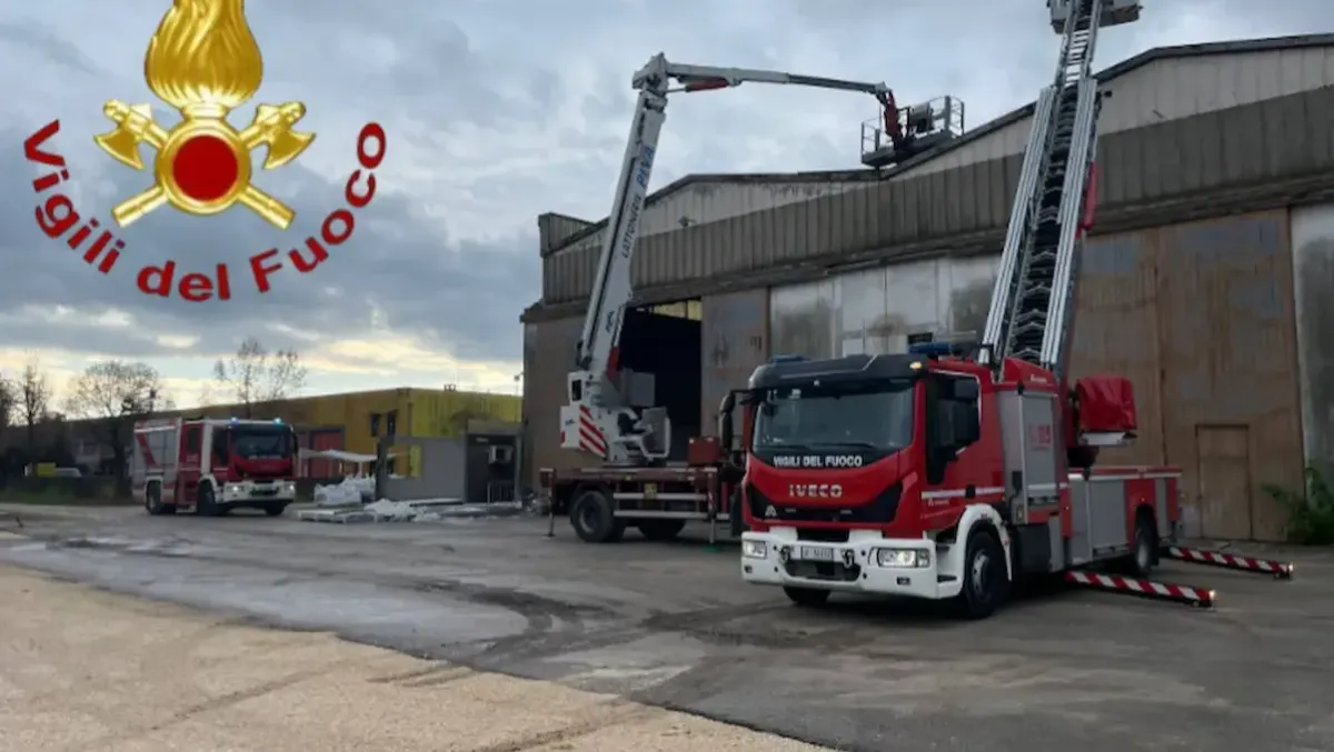 Incidente sul lavoro: operaio cade da una copertura e precipita per 8 metri - 
