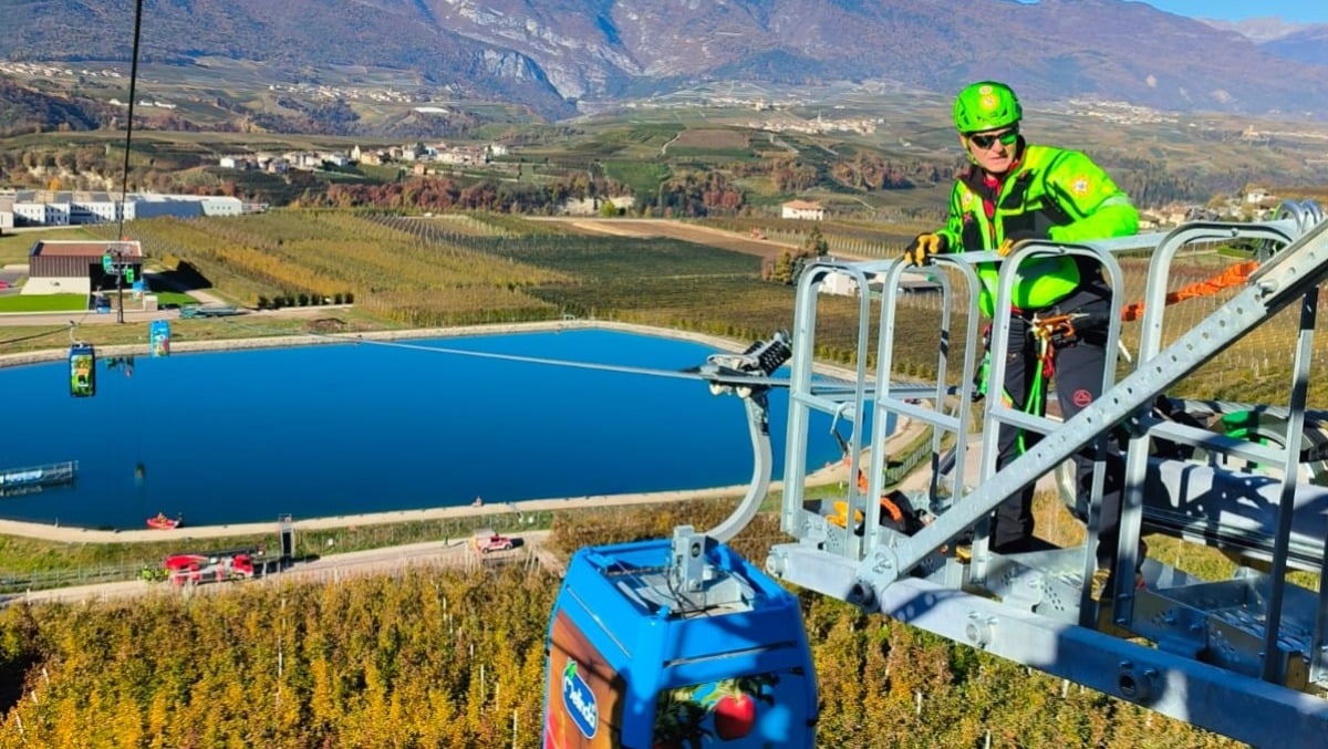 Impianto a fune Melinda, esercitazione congiunta pompieri-Soccorso Alpino: testate procedure di evacuazione - 