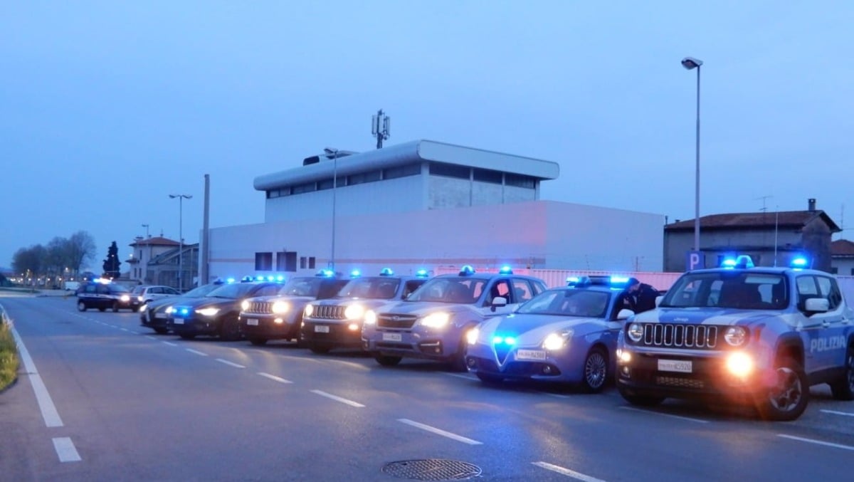 Operazione congiunta delle forze dell'ordine: controlli a tappeto anche in bar e discoteche - 