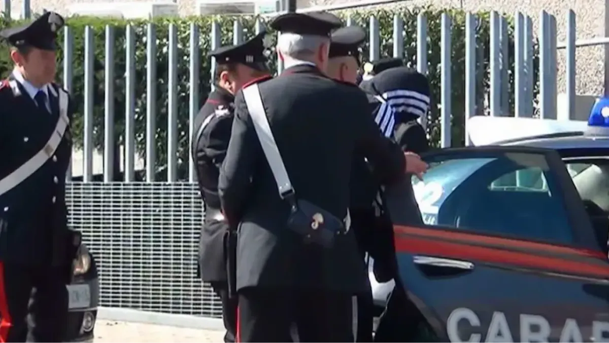 Giovani con martelletti frangivetro, furti al supermercato e donna rapinata: cosa è successo a Codroipo - 