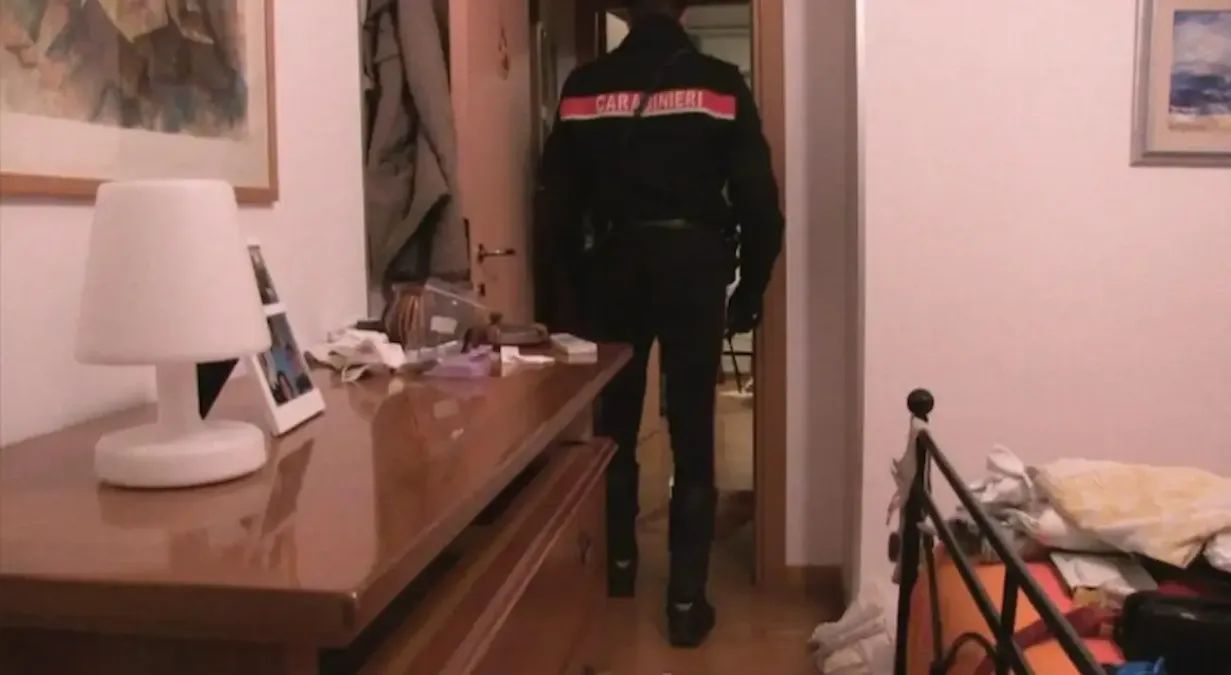 Ladri entrano in casa di una coppia, poi l’incubo: «Ci hanno sequestrati in cucina» - 