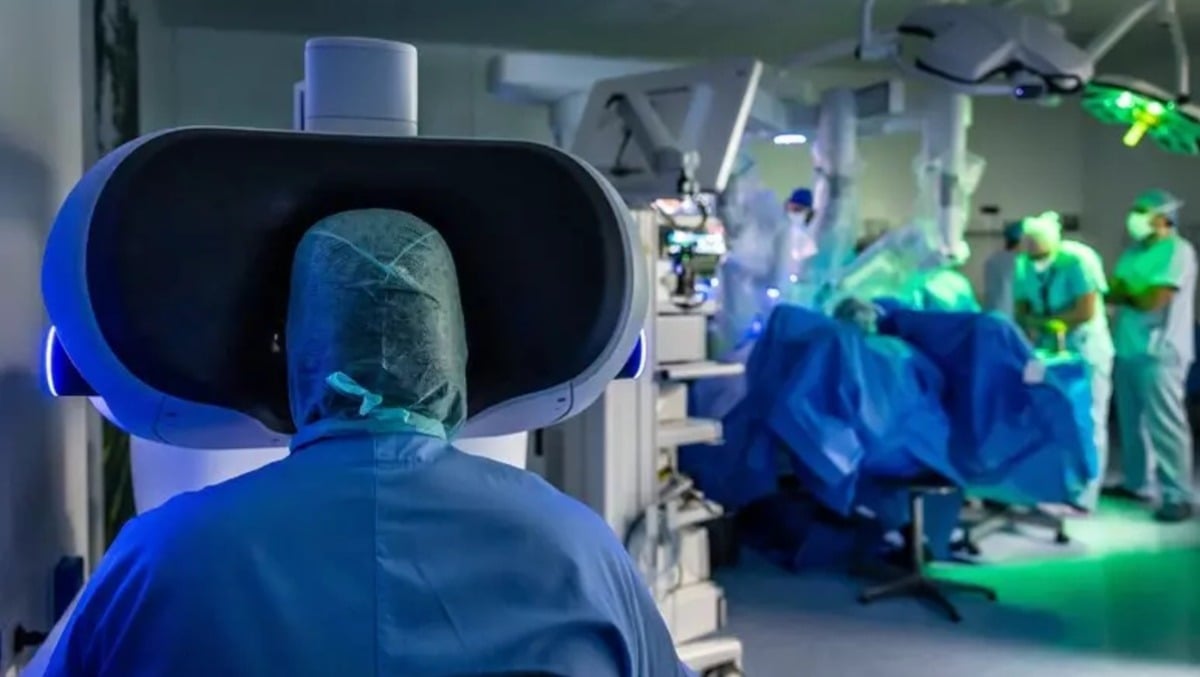 Negrar, svolta nella chirurgia: tre pazienti operati con il primo robot tattile in Italia - Ansa