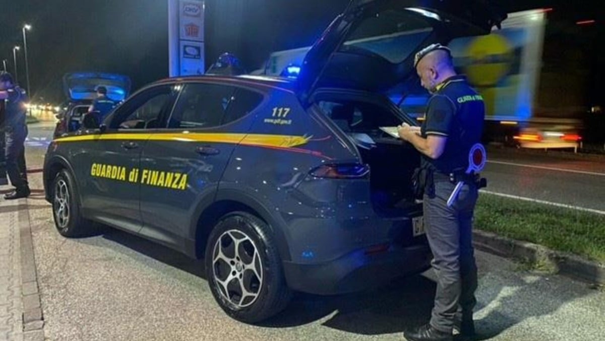 Weekend di controlli serrati: scoperti 22 lavoratori irregolari e slot accese in orari non consentiti - 