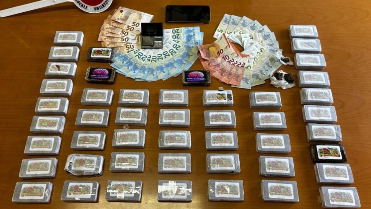 Smerciava chili di droga a soli 22 anni: in casa aveva 35mila euro di hashish, arrestato - 