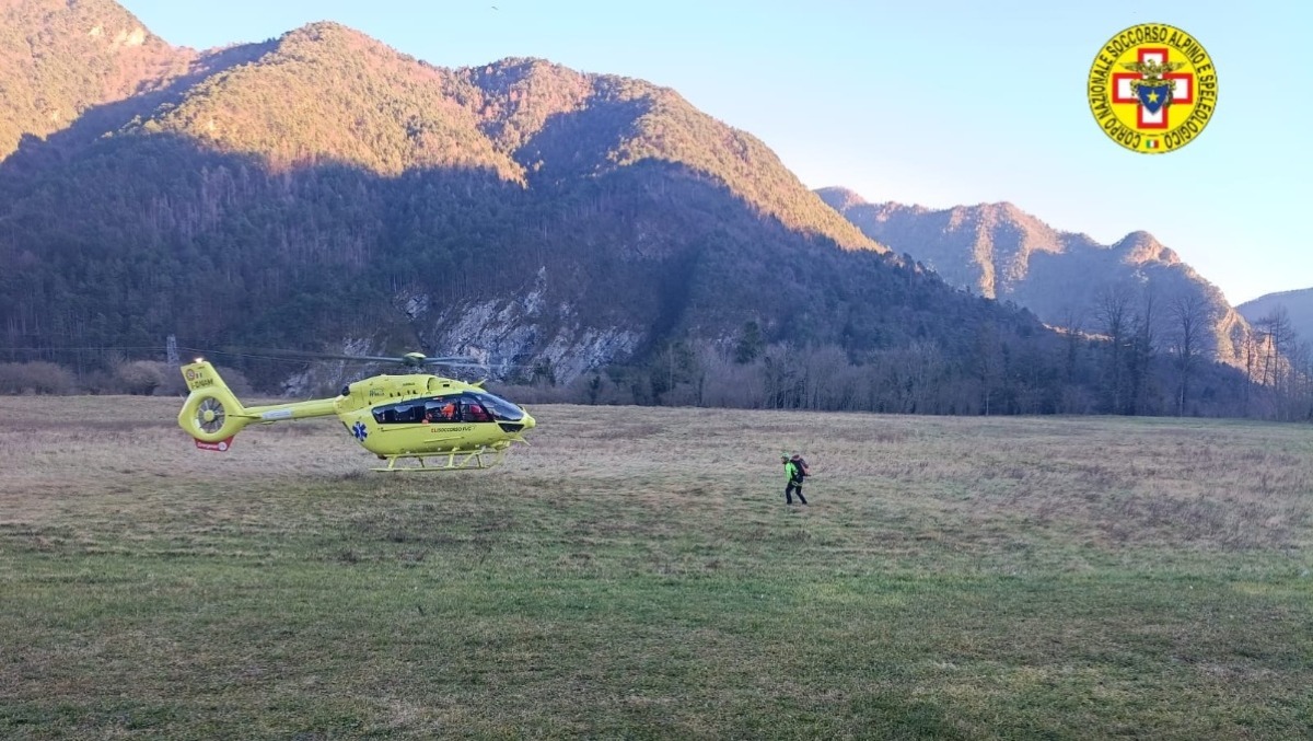 Escursionista smarrisce il sentiero: intervento aereo per recuperarlo prima del buio - 