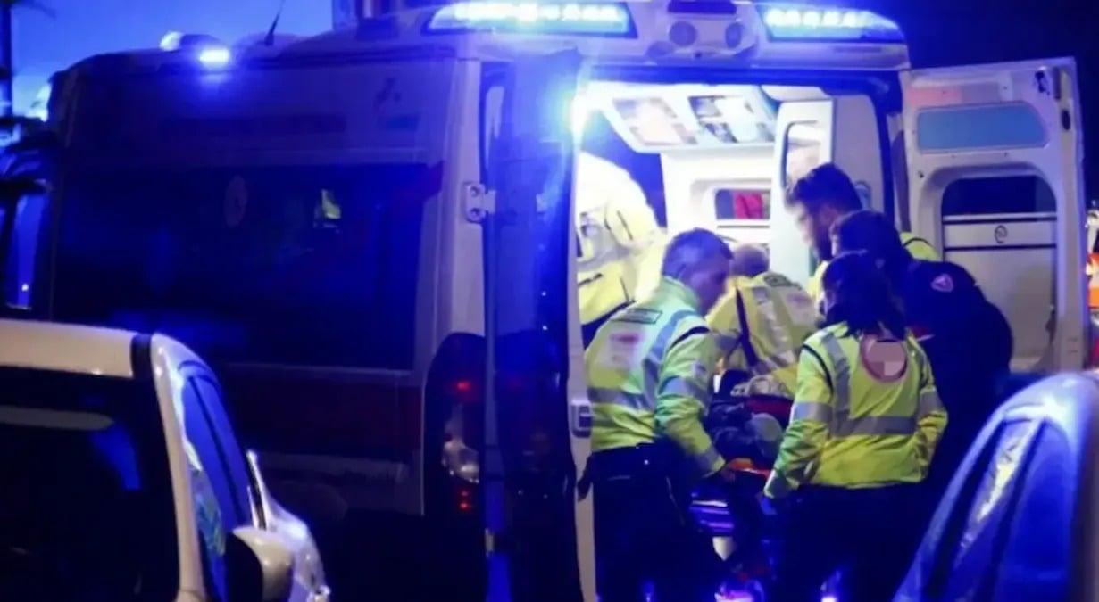 Trovato dal netturbino in una pozza di sangue sotto un ponte: 38enne in fin di vita - 