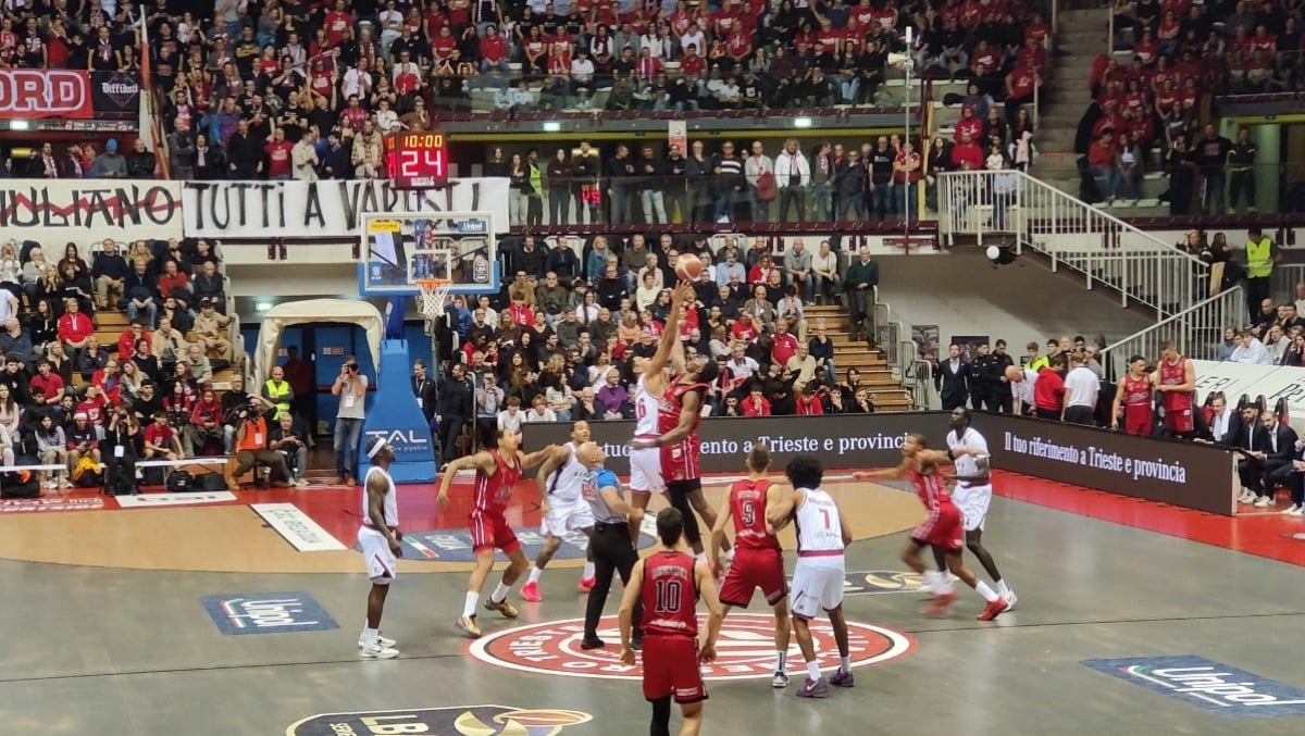 Basket, una Trieste scarica e corta cede in BCL: Wurzburg passa 77-90 - 