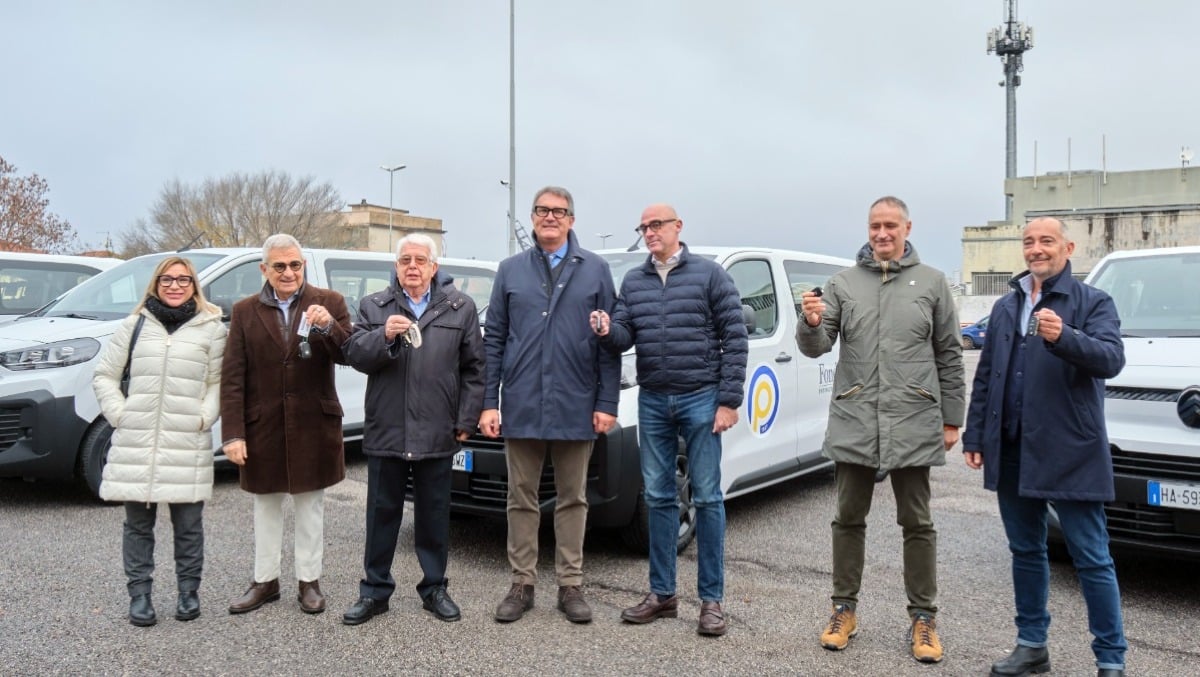 La Fondazione CRTrieste dona cinque nuovi pulmini: sostegno a volontariato, anziani e sport giovanile - 