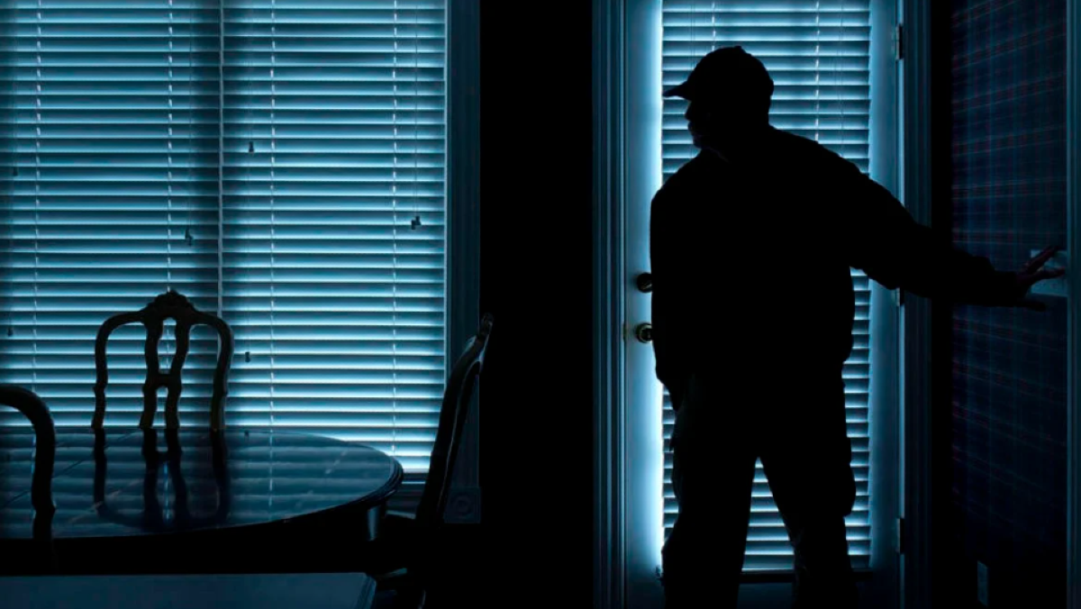 Ladri in azione:  rubati gli ori e distrutti i regali dei bambini. «Temevo fossero ancora in casa» - 