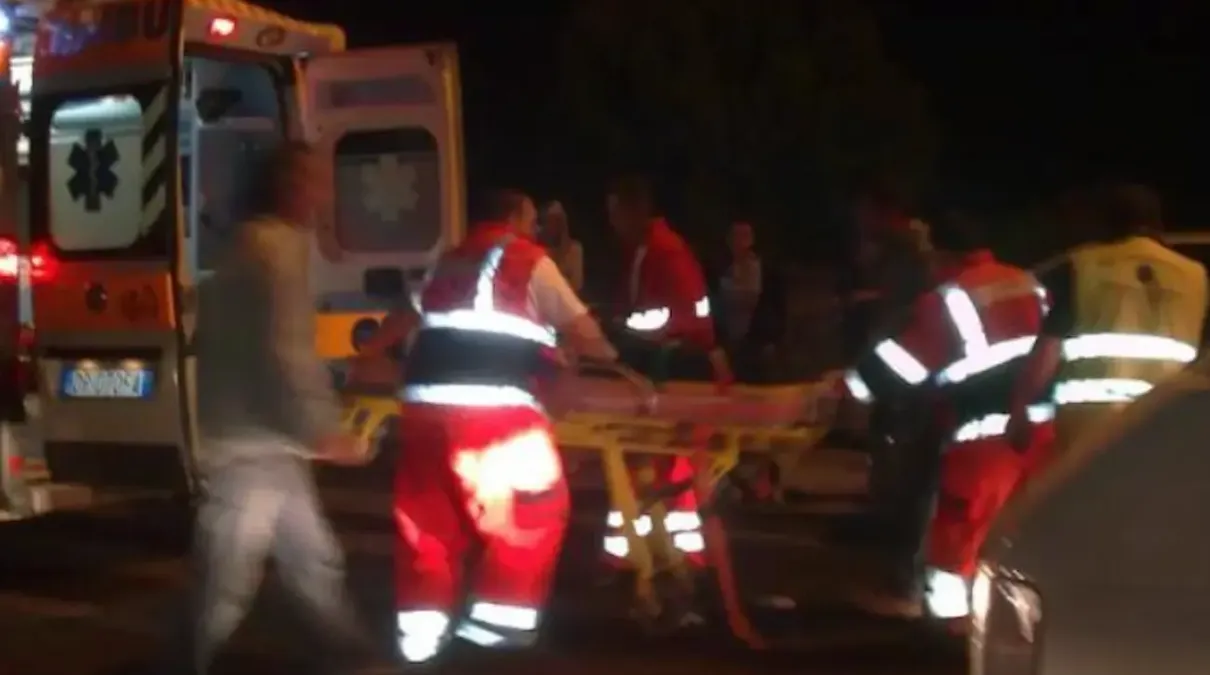 Bambino precipita dalla parete mentre gioca con l’amico e muore a 10 anni