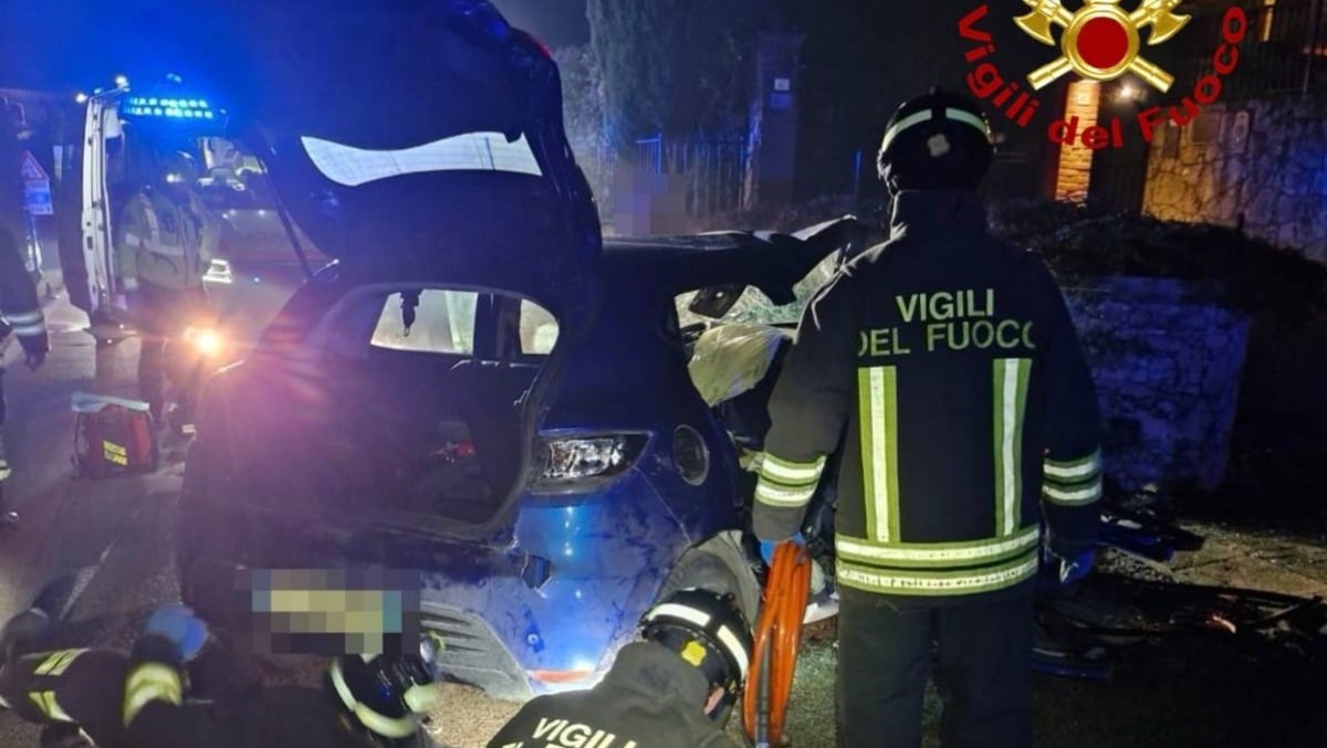Tragico incidente: un'auto si schianta contro un muro, deceduto un giovane