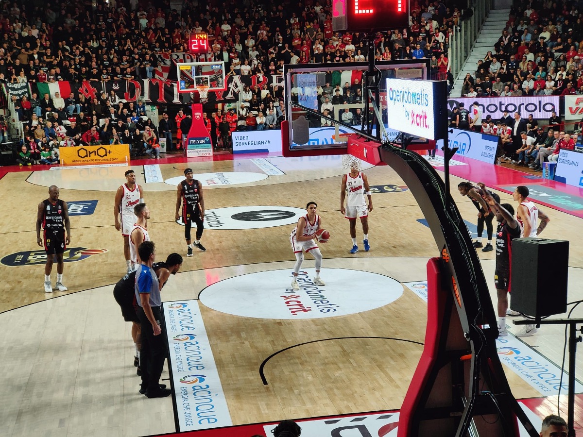 Basket, esecuzione a Masnago: Trieste presa a schiaffi da Varese - 