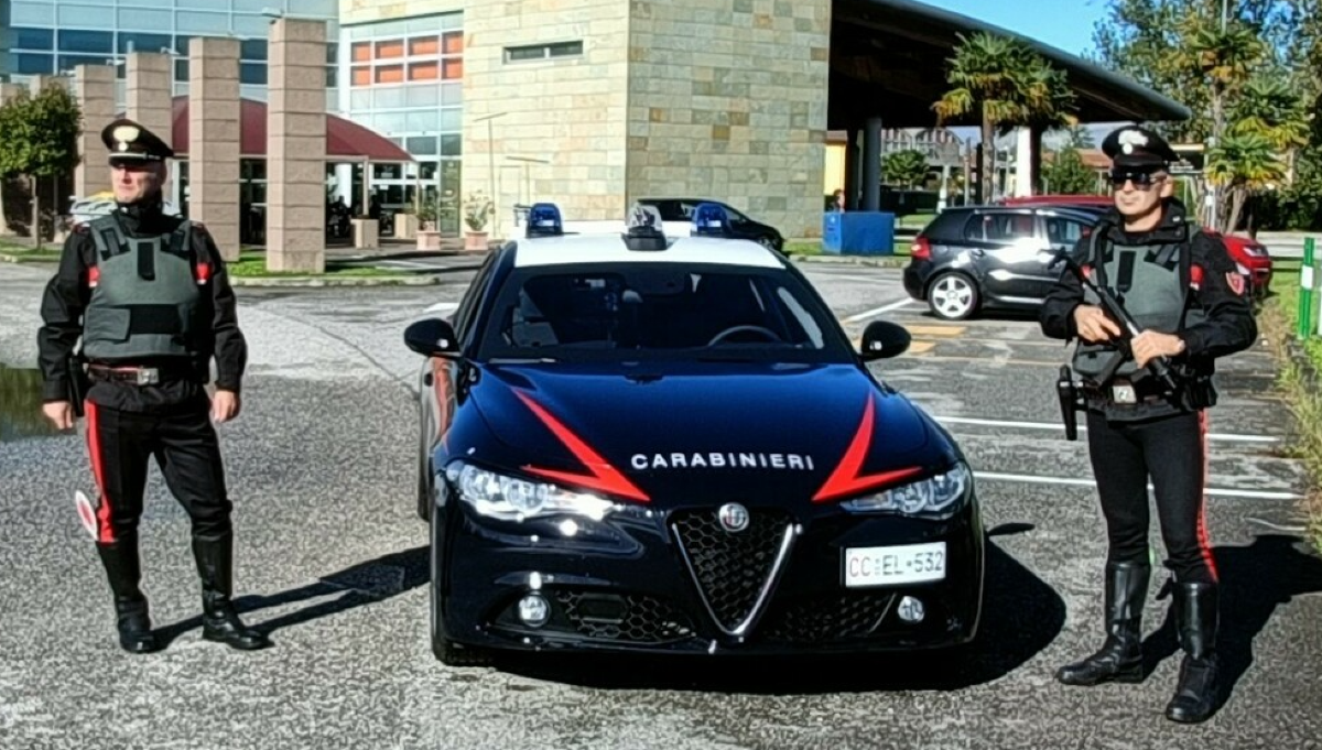 Latisana, scende dall'auto sotto casa e viene derubato del borsello: dentro c'erano 800 euro - 