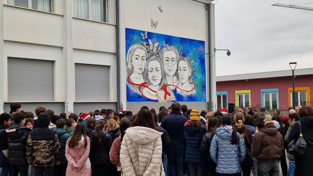 Quattro donne che hanno segnato la storia: inaugurato il murale contro la violenza a Portogruaro - 