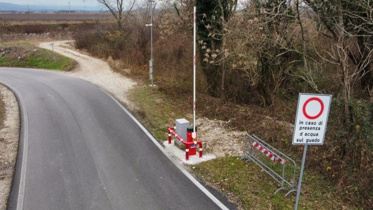 Stop attraversamenti pericolosi, a Premariacco è attiva la chiusura automatica del guado del Malina - 