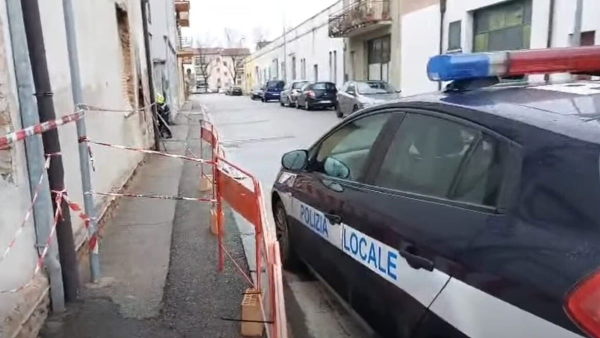 La sua casa sta crollando: 76enne salvato dai soccorsi e dal sindaco la mattina di Natale - 