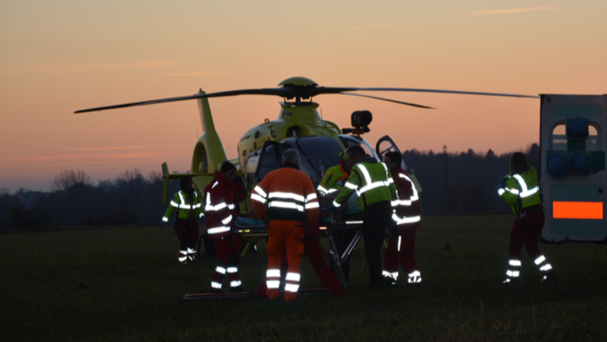 Investito il giorno di Natale mentre passeggia: elitrasportato a Udine - 