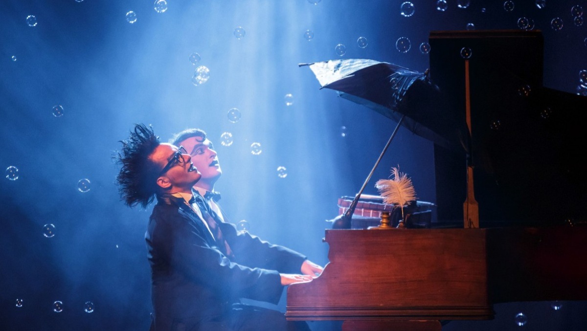 Tra magia e pianoforte:  lo show che incanta i teatri regionali - 