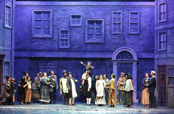 “A Christmas Carol” chiude la tournée a Portogruaro: doppia data evento al Teatro Russolo