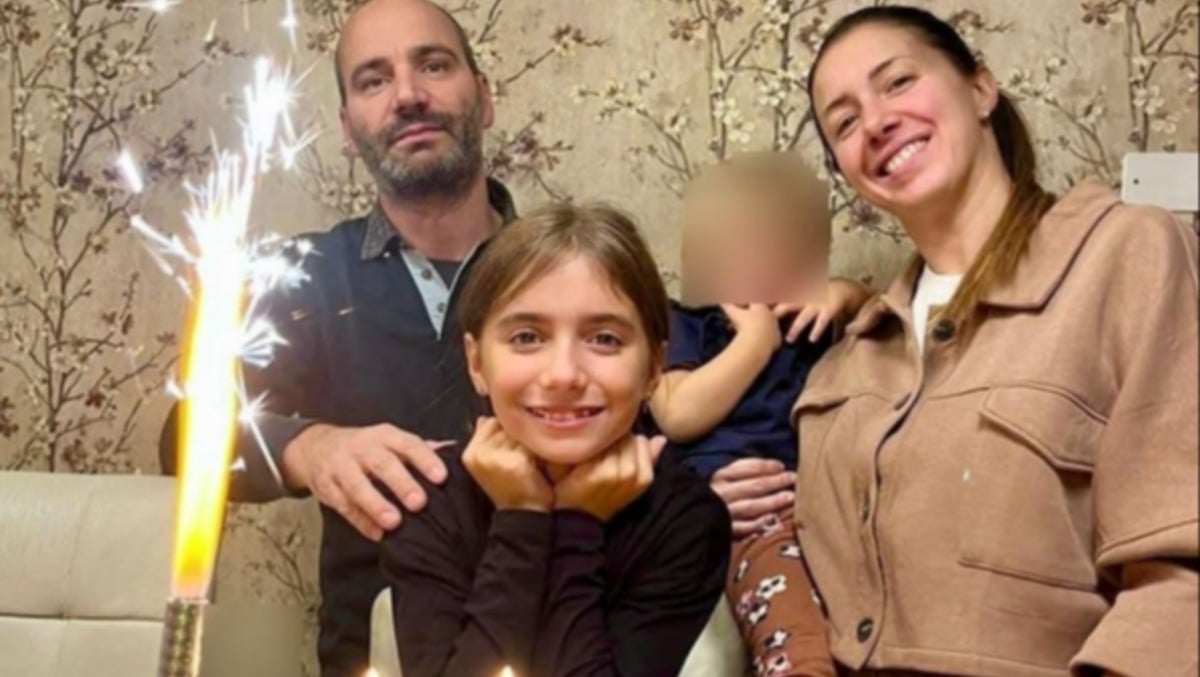 Stroncata a 12 anni da una polmonite fulminante: Azzurra era ricoverata da 3 giorni per l'influenza - 