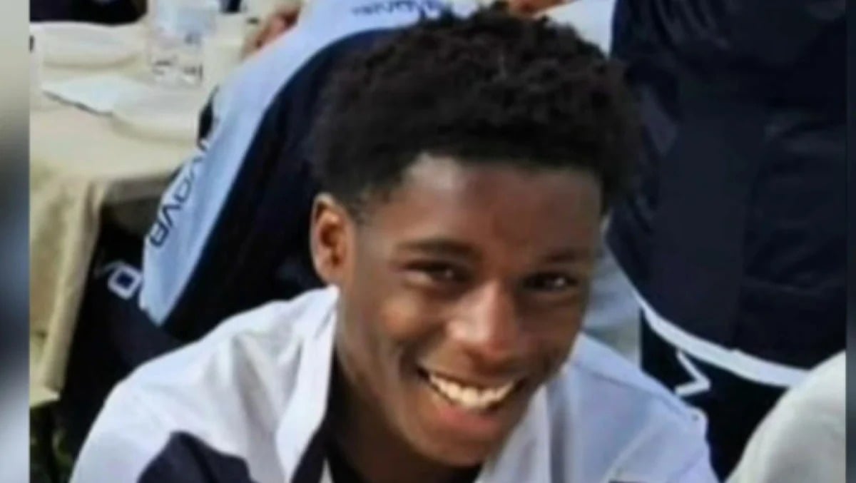 Morto a 15 anni mentre gioca a calcetto: chi è il primo indagato sulla tragedia di Paul Nana Ampong - 