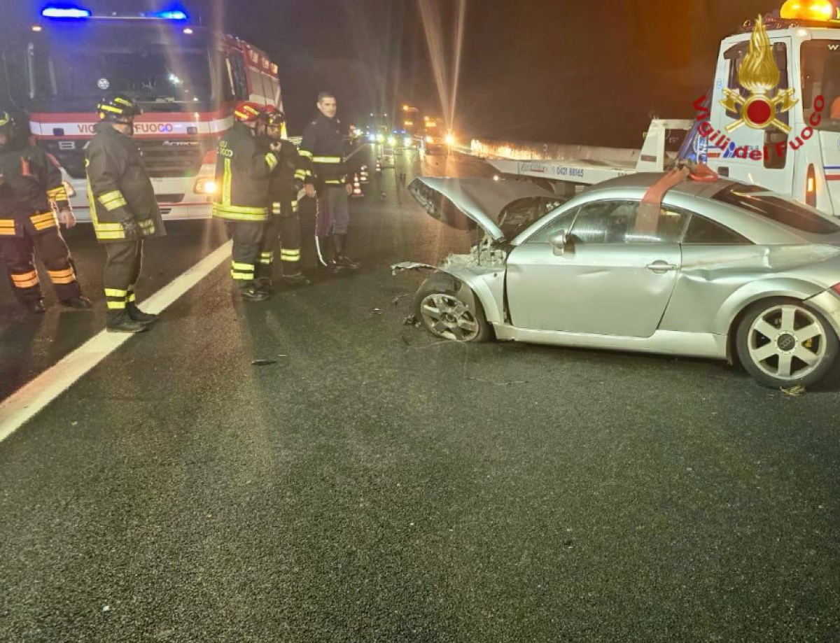 Incidente e principio d'incendio sull'A4 tra San Stino e Portogruaro: conducente estratto - 