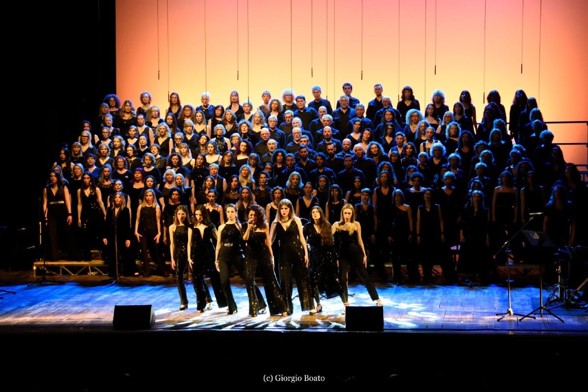 Big Vocal Orchestra debutta a Jesolo: 300 voci in concerto gratuito in Piazza Aurora - 